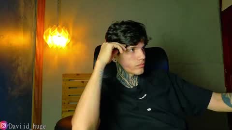 daviid_huge online show from May 30, 2026, 2:19 am