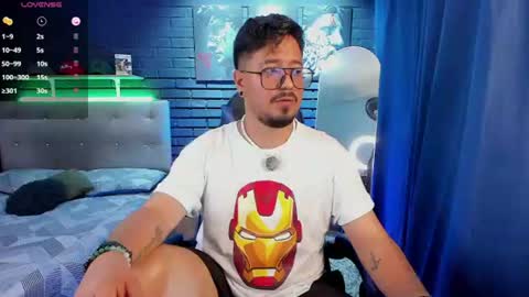 Snapshot of daviidevans chatting on July 4, 2026, 12:50 am David Evans online show from July 4, 2026, 12:50 am