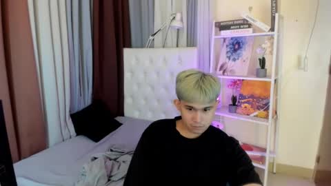 Snapshot of davincihugecock chatting on April 19, 2026, 5:45 pm daniel online show from April 19, 2026, 5:45 pm