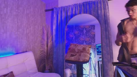 Davis online show from April 9, 2026, 11:15 am