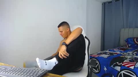 Snapshot of davisito7 chatting on December 26, 2024, 7:03 am David Angel online show from December 26, 2024, 7:03 am