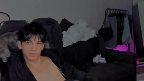 Snapshot of davisross chatting on January 21, 2025, 8:11 pm davis online show from January 21, 2025, 8:11 pm