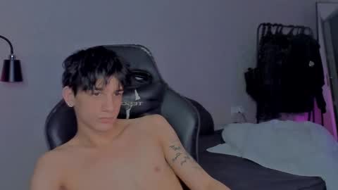 Snapshot of davisross chatting on January 27, 2025, 11:33 pm davis online show from January 27, 2025, 11:33 pm