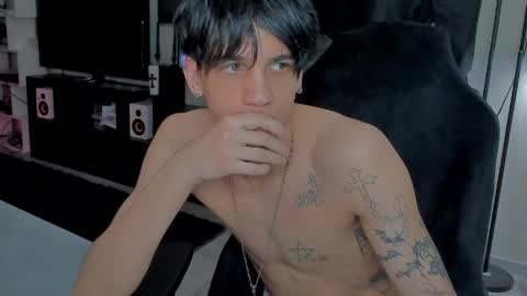 davis online show from April 1, 2026, 1:50 am