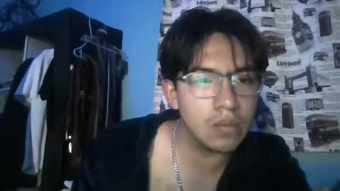 davs_13 online show from May 4, 2026, 3:13 am