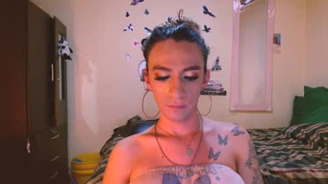 dayanna_01_ online show from April 30, 2026, 8:04 pm