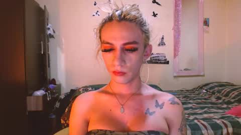Snapshot of dayanna_01_ chatting on July 11, 2026, 8:33 pm dayanna_01_ online show from July 11, 2026, 8:33 pm