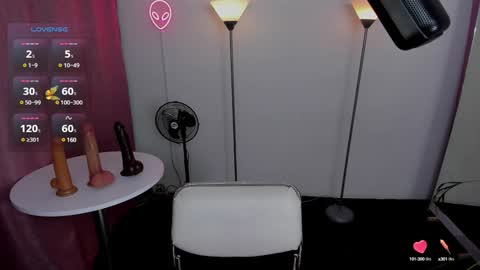 I am Dayanna  tecca online show from January 28, 2025, 9:29 pm