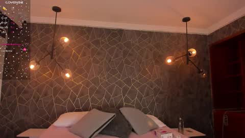 DAYRA ANGELS online show from December 17, 2025, 7:53 pm