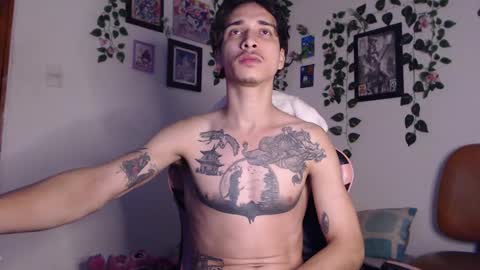 Snapshot of dazzayyy chatting on December 25, 2024, 12:59 am dazzayy online show from December 25, 2024, 12:59 am