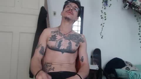 Snapshot of dazzayyy chatting on May 9, 2026, 7:52 pm dazzayy online show from May 9, 2026, 7:52 pm