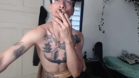 Snapshot of dazzayyy chatting on May 10, 2026, 10:48 pm dazzayy online show from May 10, 2026, 10:48 pm
