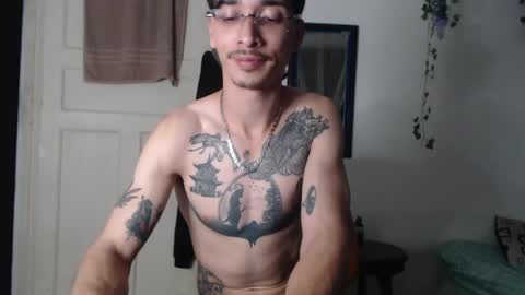 Snapshot of dazzayyy chatting on May 13, 2026, 1:25 am dazzayy online show from May 13, 2026, 1:25 am