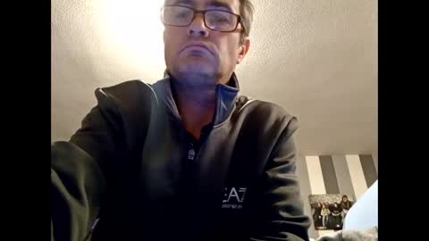 Snapshot of dazzill chatting on January 8, 2025, 7:03 pm Dazzill online show from January 8, 2025, 7:03 pm