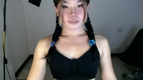 Snapshot of dazzzlingcarol chatting on June 25, 2026, 9:47 am dazzzlingcarol online show from June 25, 2026, 9:47 am