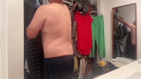 ddaddy32410 online show from July 26, 2026, 7:59 am