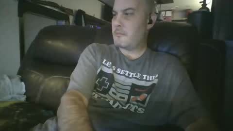 Snapshot of ddboobman chatting on December 15, 2025, 5:39 pm want girl to play with me online show from December 15, 2025, 5:39 pm