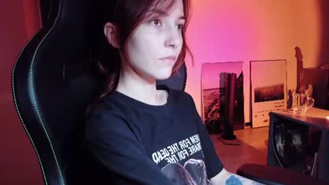 Snapshot of dead_girll chatting on June 18, 2026, 4:35 am freak online show from June 18, 2026, 4:35 am