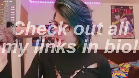 Rat online show from November 14, 2025, 4:49 pm