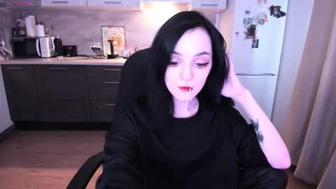 lina online show from October 13, 2025, 7:52 am