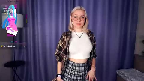 Charlie 18yo online show from November 23, 2025, 6:35 am