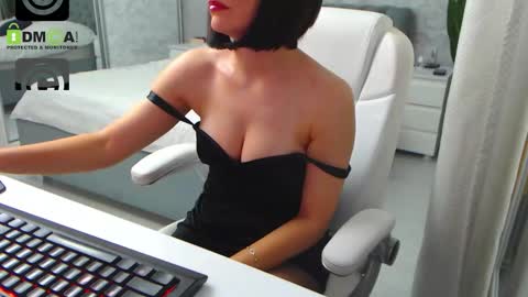 Elly online show from September 17, 2025, 9:55 am