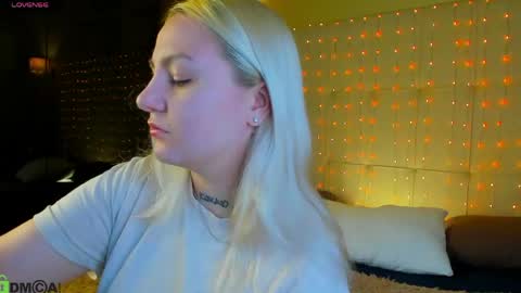 Snapshot of debbie_taylor chatting on April 17, 2026, 5:27 pm Debbie Mon Tue Fri Sun Sat GMT 3 1000am - 0400pm online show from April 17, 2026, 5:27 pm