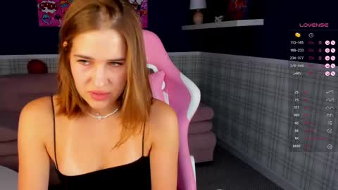 Snapshot of debbie_wools chatting on March 2, 2025, 1:04 am Jennifer online show from March 2, 2025, 1:04 am