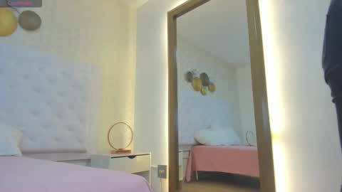 Debora online show from November 26, 2025, 10:27 am