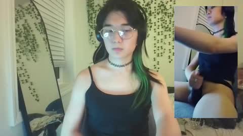 Snapshot of deciduousdoll chatting on October 6, 2025, 6:44 am deciduousdoll online show from October 6, 2025, 6:44 am