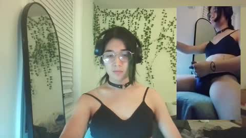 Snapshot of deciduousdoll chatting on November 1, 2025, 6:04 am deciduousdoll online show from November 1, 2025, 6:04 am