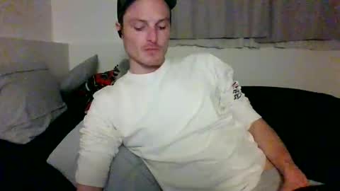 Snapshot of dee4dayz19 chatting on May 13, 2026, 2:42 am Dee4dayz online show from May 13, 2026, 2:42 am