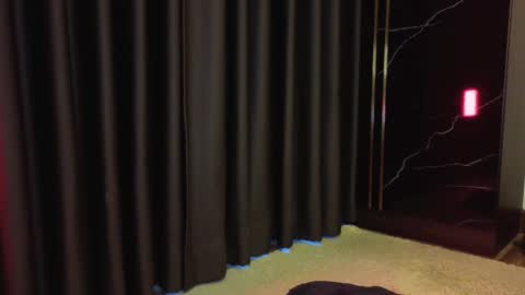 deedeedoll online show from January 11, 2026, 1:43 am