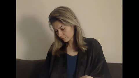 Deelightfull online show from December 9, 2024, 9:39 am