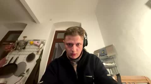 Snapshot of deep_long_vibes chatting on December 15, 2024, 11:20 pm deep_long_vibes online show from December 15, 2024, 11:20 pm