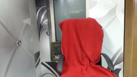 hi guys i m a cute milf i m here for good time and nice people pls be respectfool and enjoy me online show from May 10, 2026, 3:12 am