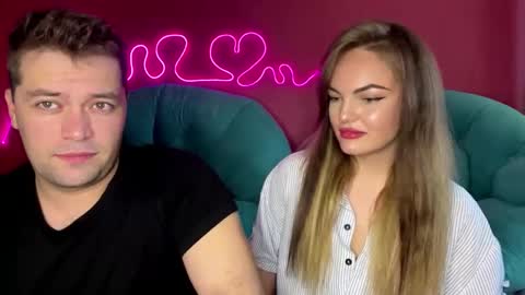 Snapshot of deeplookscouple chatting on September 14, 2025, 1:10 pm deeplookscouple online show from September 14, 2025, 1:10 pm