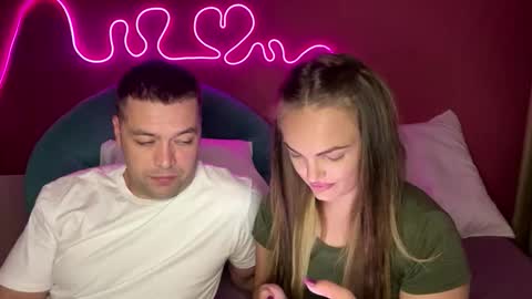 Snapshot of deeplookscouple chatting on September 21, 2025, 1:35 pm deeplookscouple online show from September 21, 2025, 1:35 pm