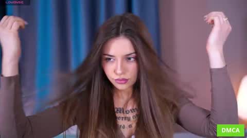 Snapshot of deeptalkss_ chatting on December 4, 2025, 8:01 am Eva online show from December 4, 2025, 8:01 am