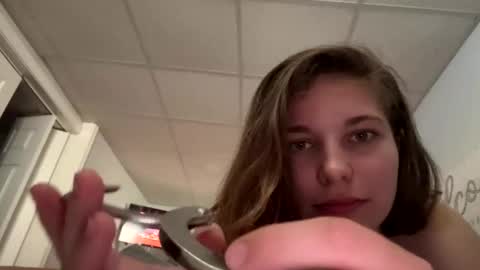 deepthroatqueen33 online show from October 23, 2025, 12:59 pm