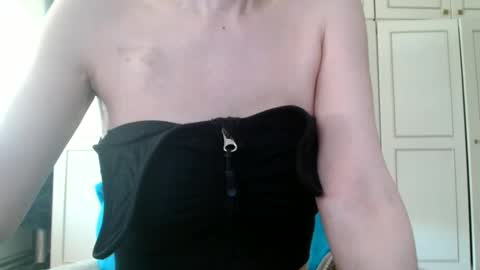 Snapshot of deessedivine chatting on May 27, 2026, 1:52 pm KamiDevi online show from May 27, 2026, 1:52 pm