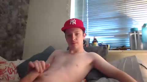 deetwo345 online show from October 18, 2025, 9:32 am