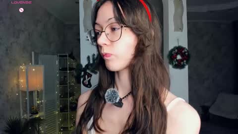 Snapshot of defeded_lovee chatting on December 20, 2025, 7:21 pm Amy online show from December 20, 2025, 7:21 pm
