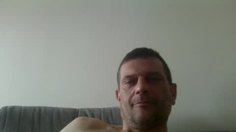 Defloy online show from December 1, 2025, 7:57 am