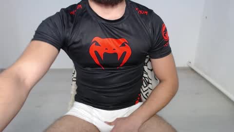 Snapshot of defuego_ chatting on January 1, 2025, 10:11 am defuego online show from January 1, 2025, 10:11 am