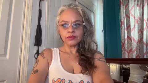 Tori online show from November 24, 2025, 4:18 pm