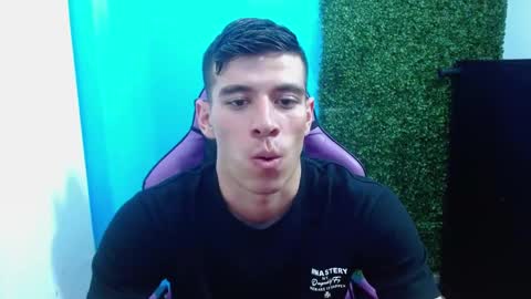 Snapshot of deiby_baby chatting on December 14, 2024, 10:39 pm DEIBY online show from December 14, 2024, 10:39 pm