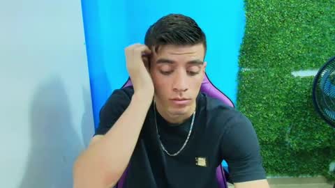 Snapshot of deiby_baby chatting on January 23, 2025, 10:44 pm DEIBY online show from January 23, 2025, 10:44 pm