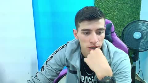 Snapshot of deiby_baby chatting on February 7, 2025, 9:58 pm DEIBY online show from February 7, 2025, 9:58 pm