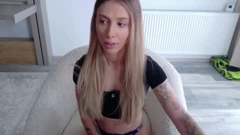 Snapshot of deidi_sweet chatting on November 24, 2025, 10:04 am Di online show from November 24, 2025, 10:04 am